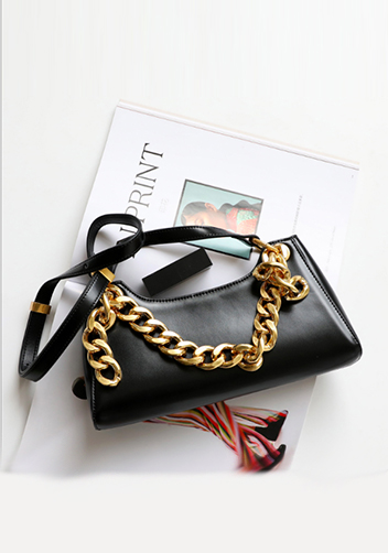 Mariana Smooth Leather Shoulder Bag Black