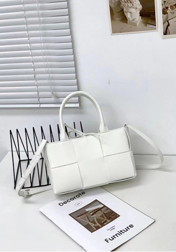 Mia Woven Leather 6 Squares Mini Tote White