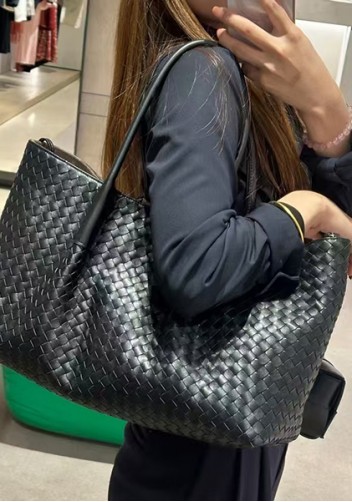 Mia Gallery Woven Leather Shoulder Large Bag Black