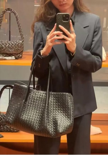 Mia Gallery Woven Leather Shoulder Large Bag Black